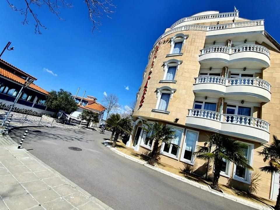 Family Hotel Paros Pomorie Exteriér fotografie