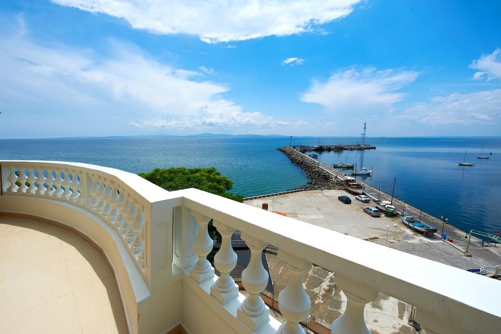 Family Hotel Paros Pomorie Pokoj fotografie