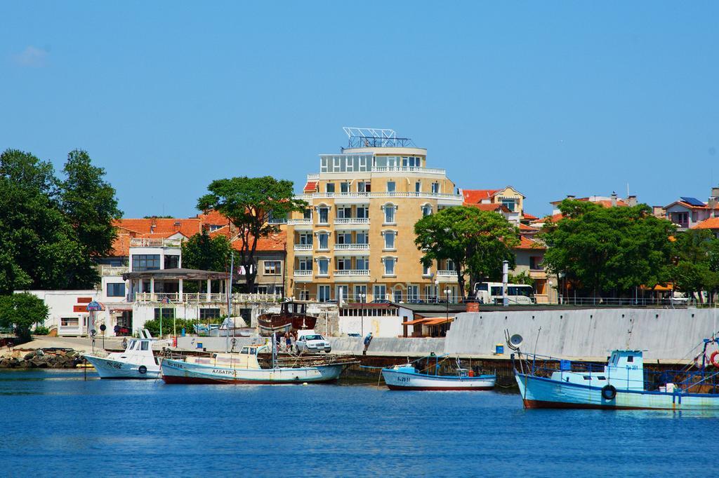 Family Hotel Paros Pomorie Pokoj fotografie
